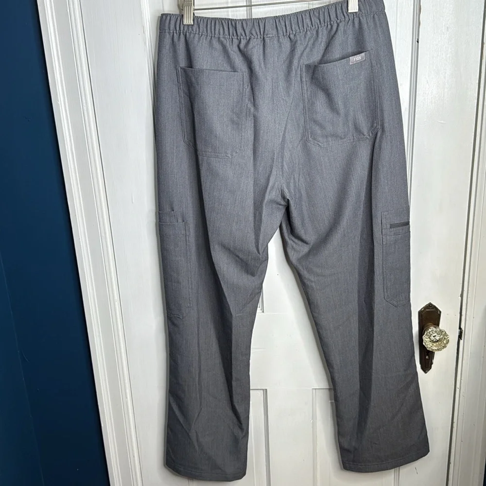 Figs Men’s Cairo Graphite Gray Cargo Scrub Pants M-293 Sz Medium Short